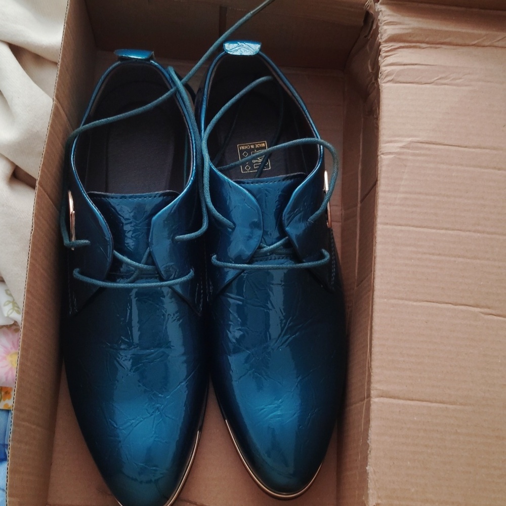 Wedding Dress Green Shoes